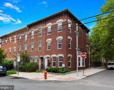1318 Bainbridge Street - Photo Thumbnail 21