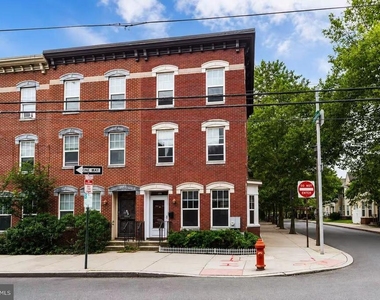 1318 Bainbridge Street - Photo Thumbnail 20