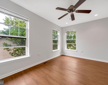 1318 Bainbridge Street - Photo Thumbnail 7