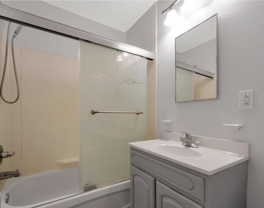 1318 Bainbridge Street - Photo Thumbnail 14