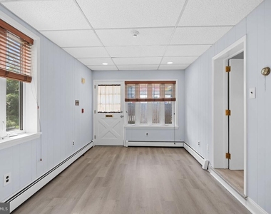 906 Rhawn Street - Photo Thumbnail 10
