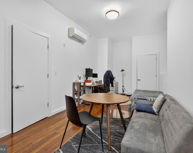 2321 Fitzwater Street - Photo Thumbnail 6
