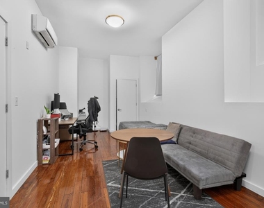 2321 Fitzwater Street - Photo Thumbnail 5