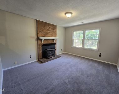 1410 Suterland Road - Photo Thumbnail 8