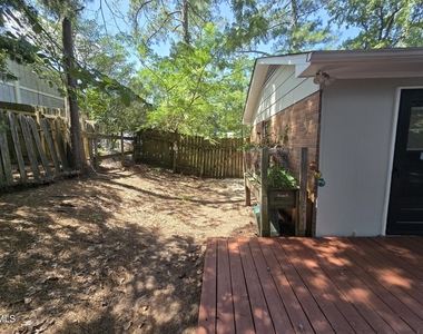 1410 Suterland Road - Photo Thumbnail 20