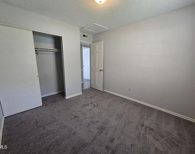 1410 Suterland Road - Photo Thumbnail 14