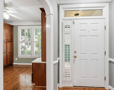 305 Presque Isle Lane - Photo Thumbnail 6