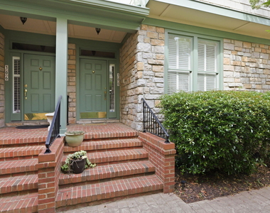 305 Presque Isle Lane - Photo Thumbnail 4