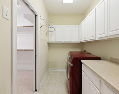 305 Presque Isle Lane - Photo Thumbnail 21