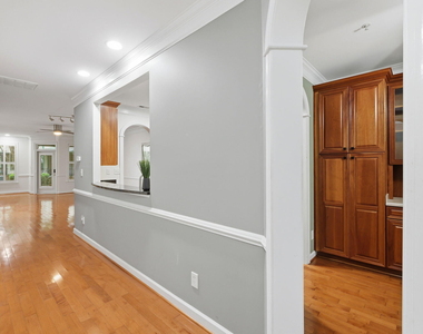 305 Presque Isle Lane - Photo Thumbnail 5