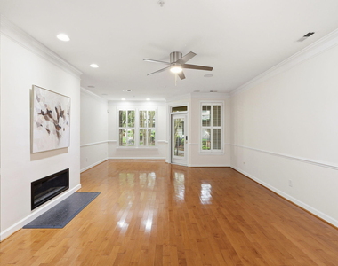 305 Presque Isle Lane - Photo Thumbnail 11