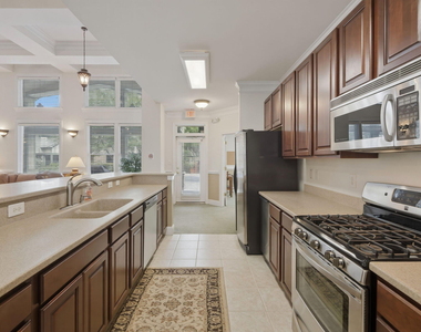 305 Presque Isle Lane - Photo Thumbnail 30