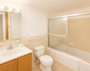 4180 N Marine Dr - Photo Thumbnail 2