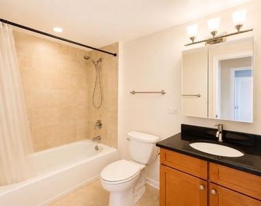 4180 N Marine Dr - Photo Thumbnail 1
