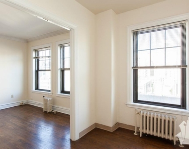 540 W Briar Pl - Photo Thumbnail 6