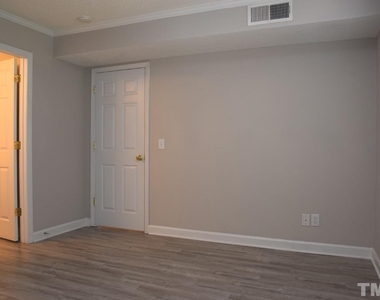 1031 Nicholwood Drive - Photo Thumbnail 18