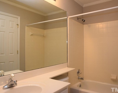 1031 Nicholwood Drive - Photo Thumbnail 20