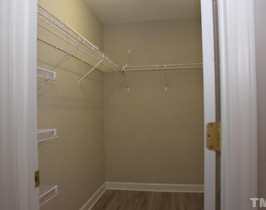 1031 Nicholwood Drive - Photo Thumbnail 17