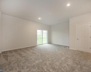412 Ridgewood Drive - Photo Thumbnail 6