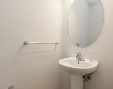 412 Ridgewood Drive - Photo Thumbnail 3