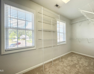 112 Taylors Creek Court - Photo Thumbnail 27