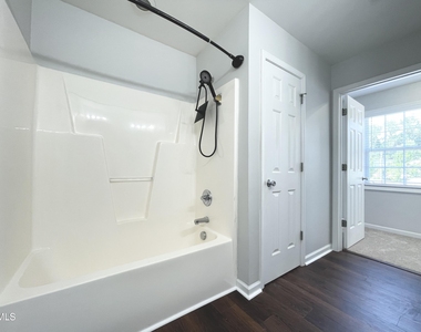 112 Taylors Creek Court - Photo Thumbnail 26