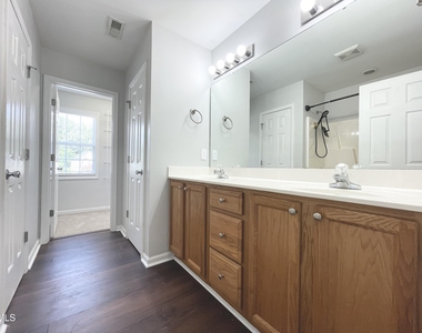 112 Taylors Creek Court - Photo Thumbnail 25