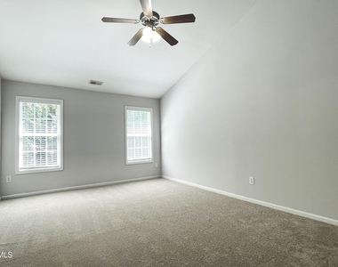 112 Taylors Creek Court - Photo Thumbnail 23