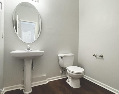 112 Taylors Creek Court - Photo Thumbnail 13