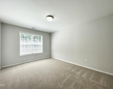 112 Taylors Creek Court - Photo Thumbnail 19