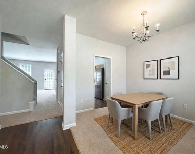 112 Taylors Creek Court - Photo Thumbnail 3