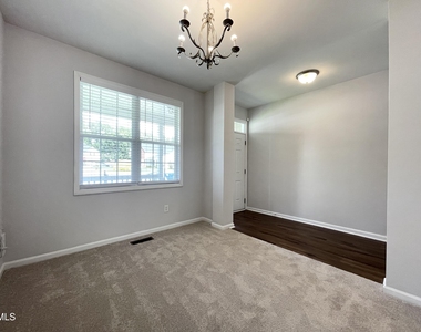 112 Taylors Creek Court - Photo Thumbnail 4