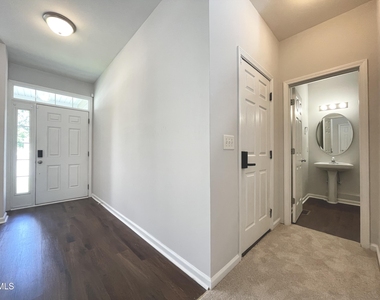 112 Taylors Creek Court - Photo Thumbnail 6