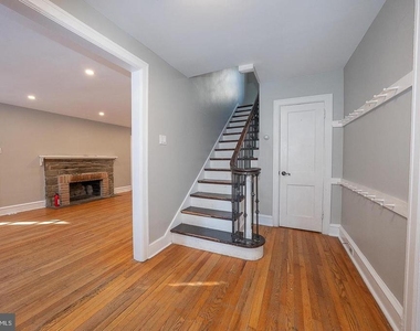 625 Chelten Hills Drive - Photo Thumbnail 2