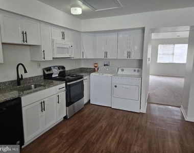 515 N York Road - Photo Thumbnail 6