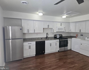 515 N York Road - Photo Thumbnail 4