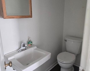 515 N York Road - Photo Thumbnail 10