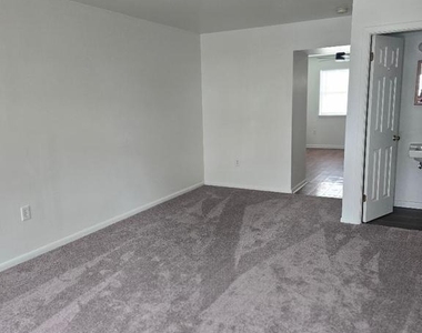 515 N York Road - Photo Thumbnail 15