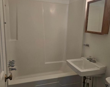 515 N York Road - Photo Thumbnail 11