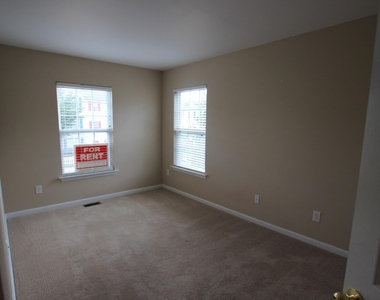 3021 Barrymore Street - Photo Thumbnail 6