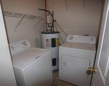 3021 Barrymore Street - Photo Thumbnail 8