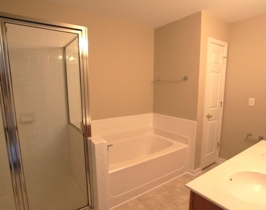 3021 Barrymore Street - Photo Thumbnail 4