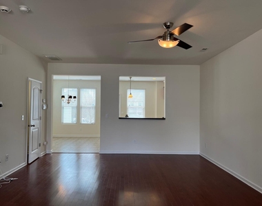 4476 Middletown Drive - Photo Thumbnail 3