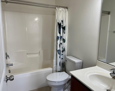 4476 Middletown Drive - Photo Thumbnail 6
