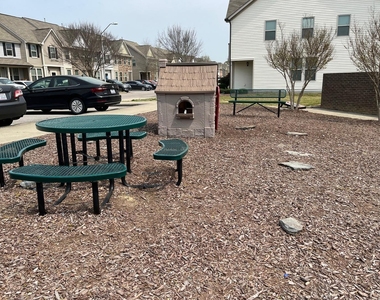4476 Middletown Drive - Photo Thumbnail 18