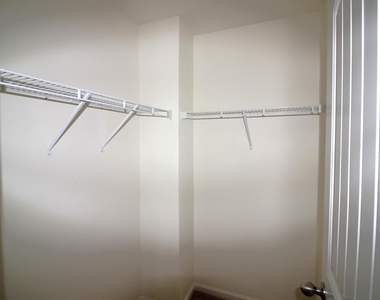 4476 Middletown Drive - Photo Thumbnail 10