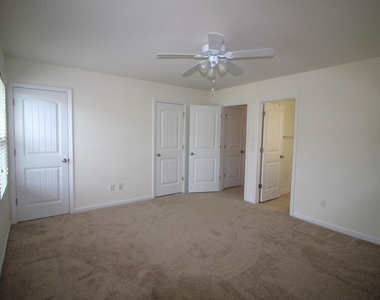 4476 Middletown Drive - Photo Thumbnail 12