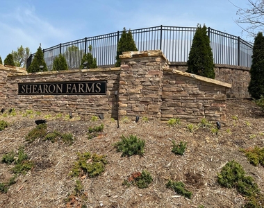 4476 Middletown Drive - Photo Thumbnail 15