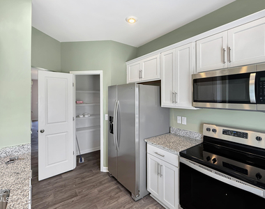 1503 Gracie Lane - Photo Thumbnail 5