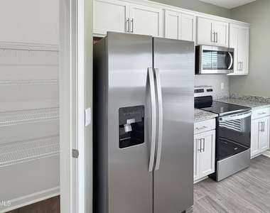 1503 Gracie Lane - Photo Thumbnail 6